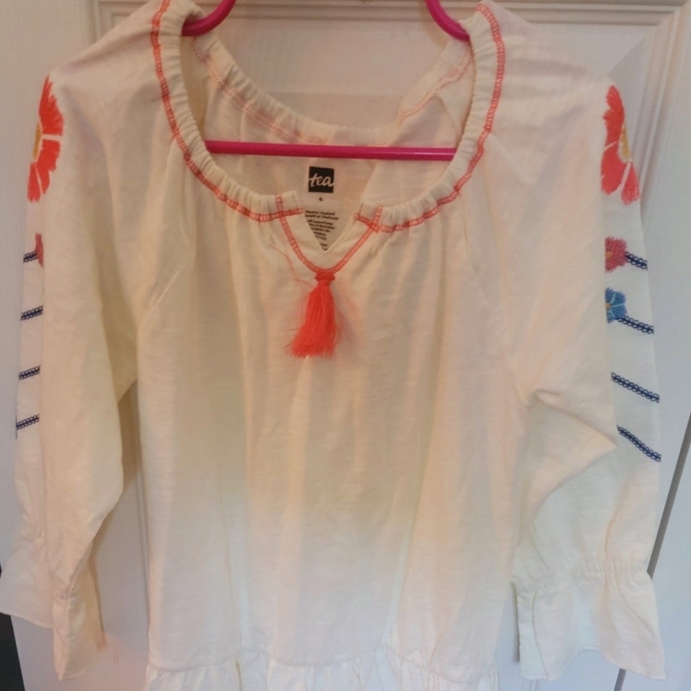 Girls dress size 6 off white, no tags but never worn